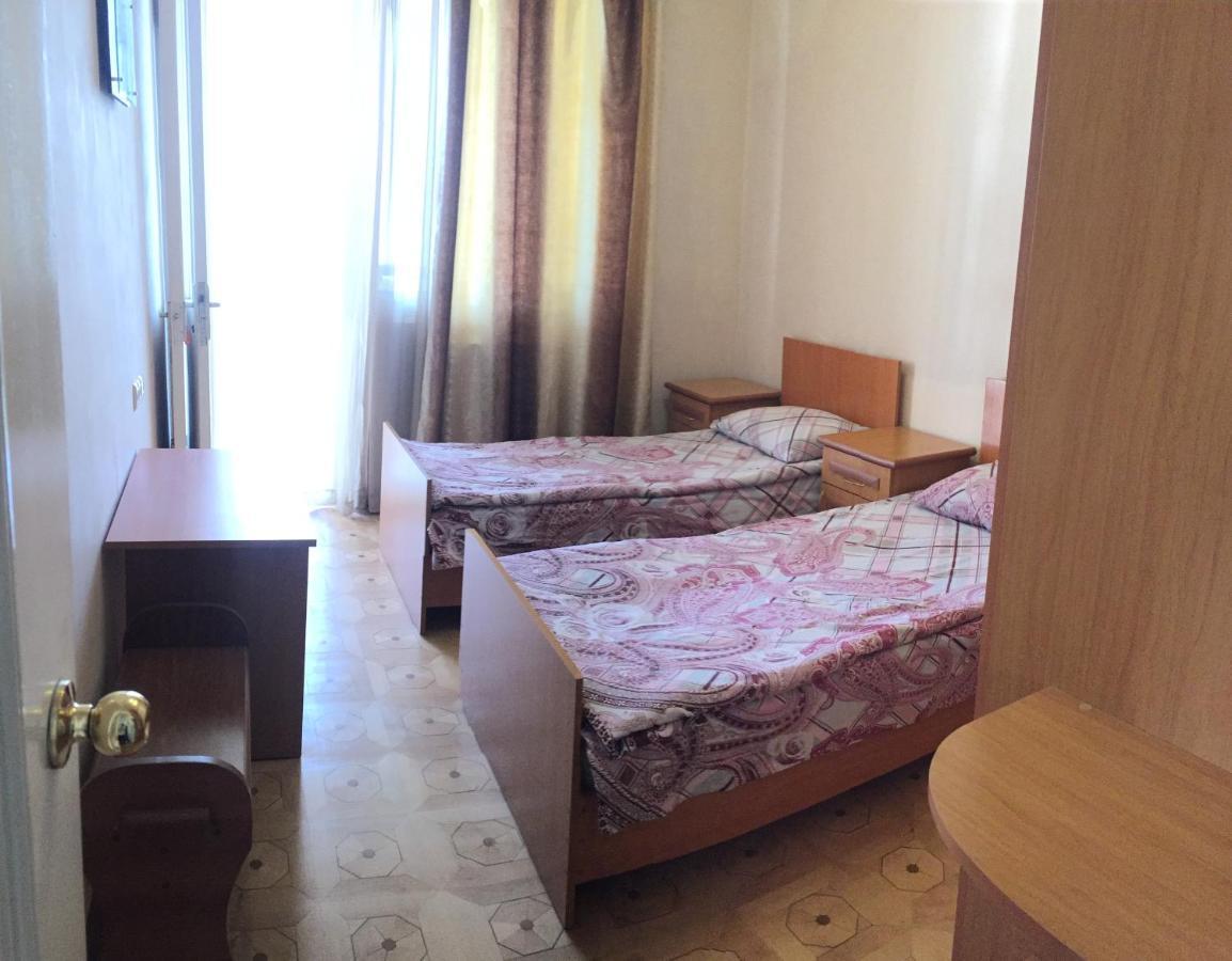 Guest House Lilia Yerevan Ngoại thất bức ảnh