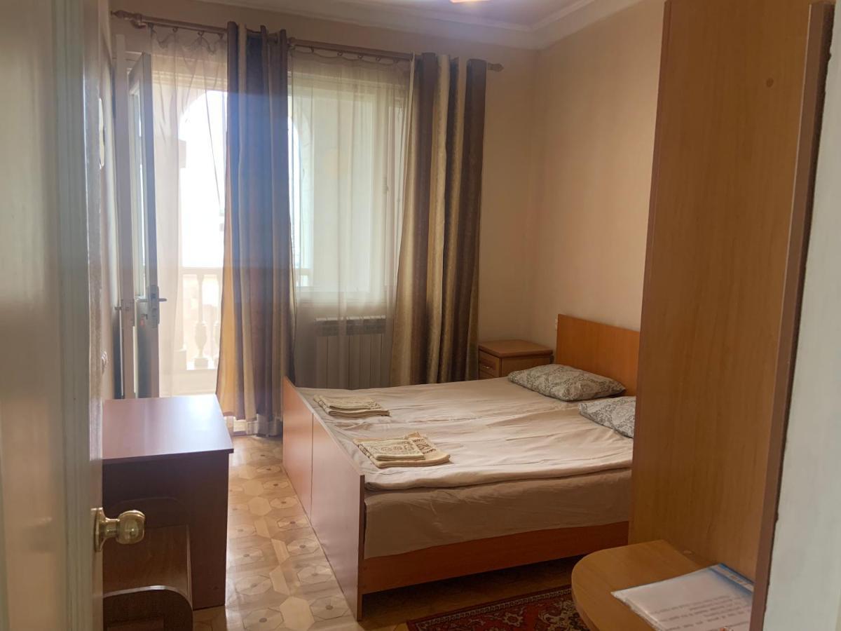 Guest House Lilia Yerevan Ngoại thất bức ảnh