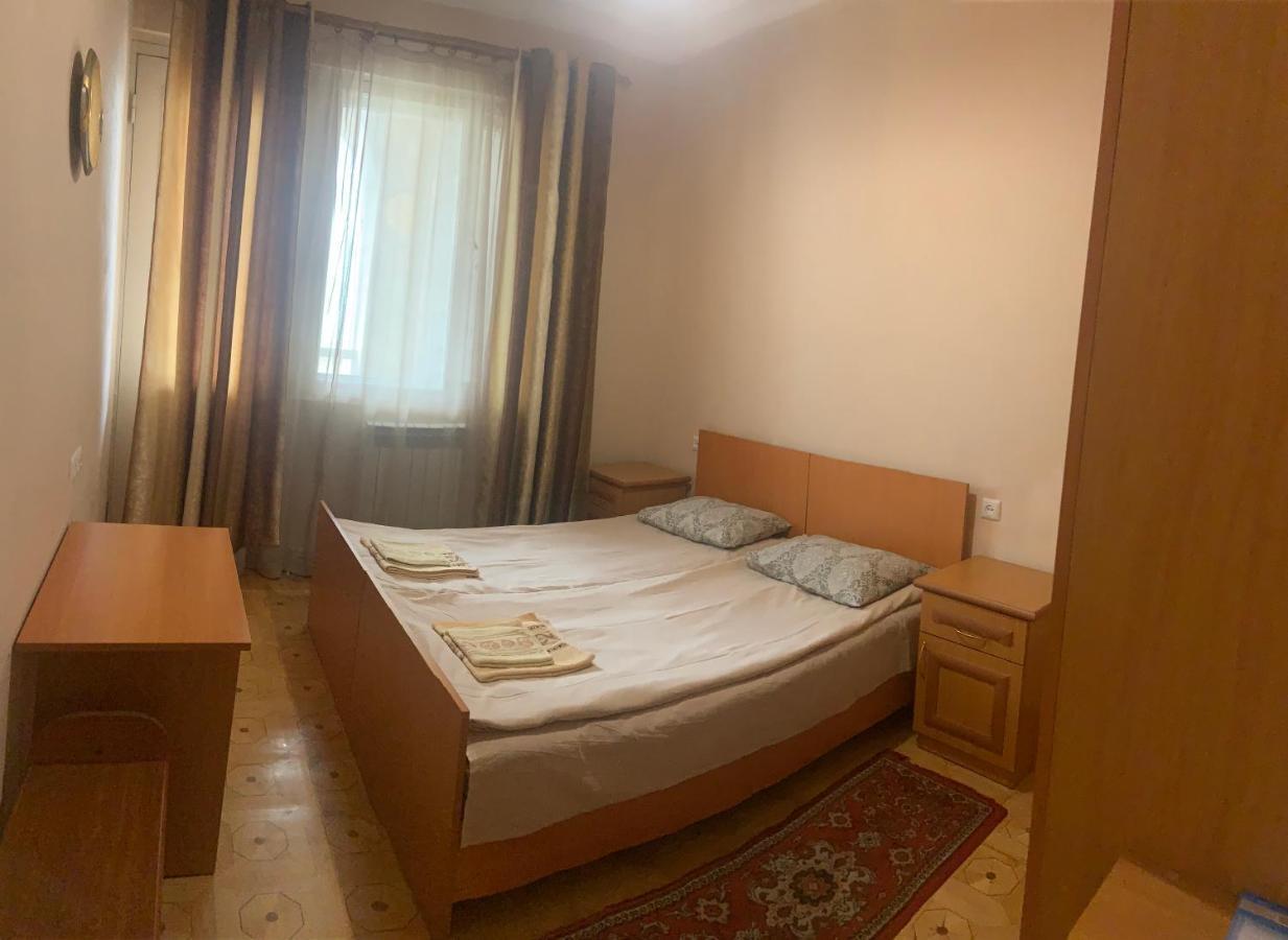 Guest House Lilia Yerevan Ngoại thất bức ảnh