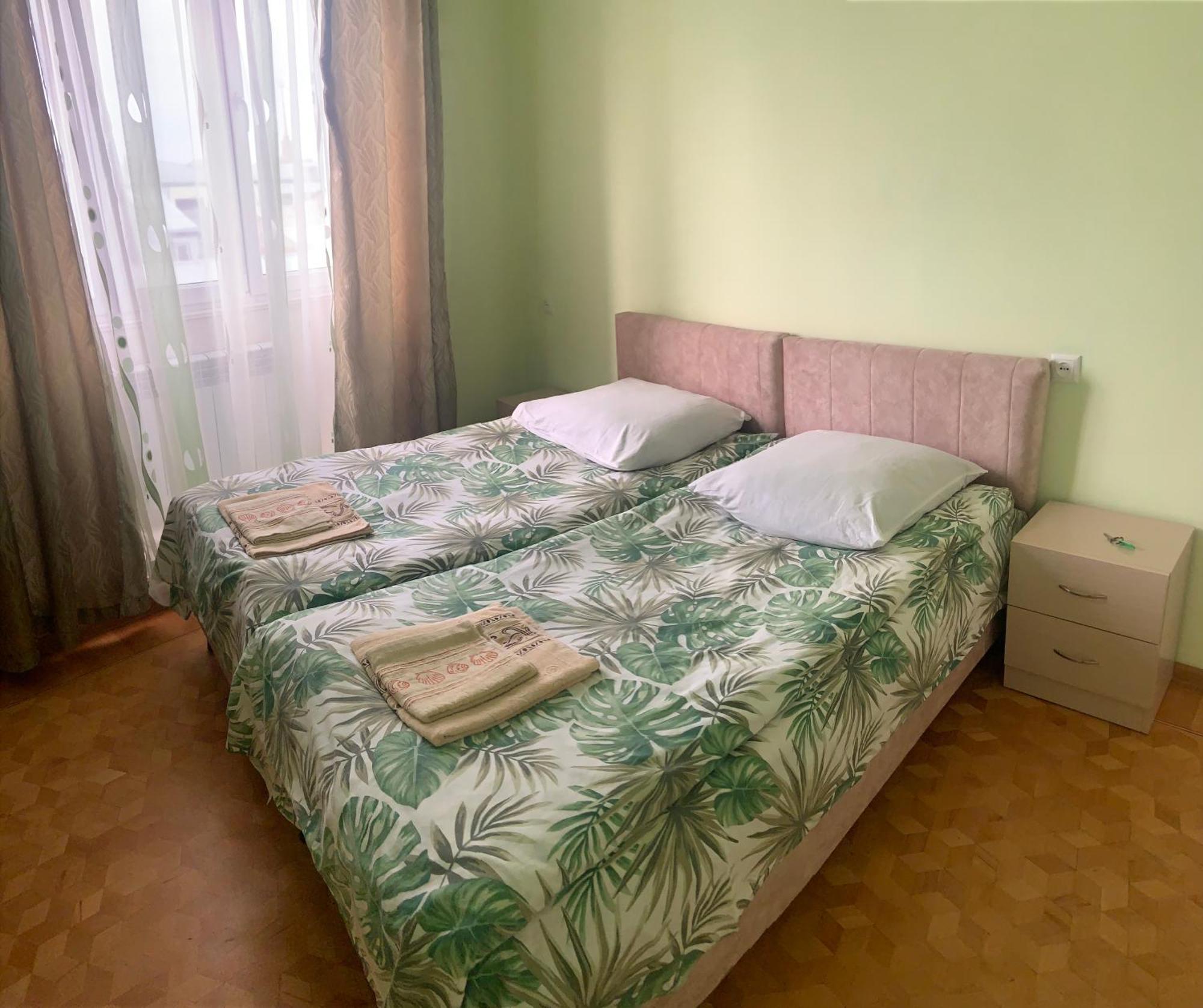 Guest House Lilia Yerevan Ngoại thất bức ảnh
