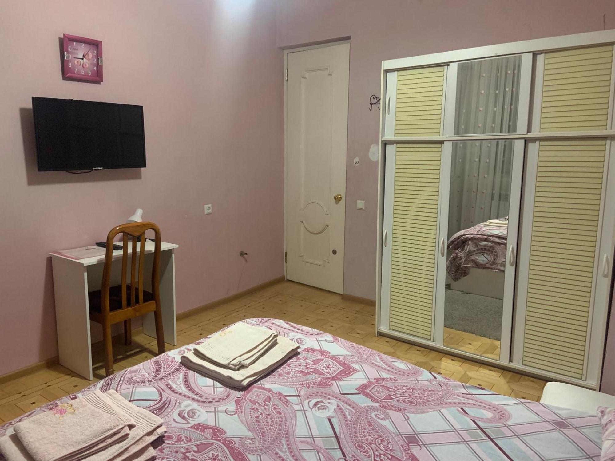 Guest House Lilia Yerevan Ngoại thất bức ảnh