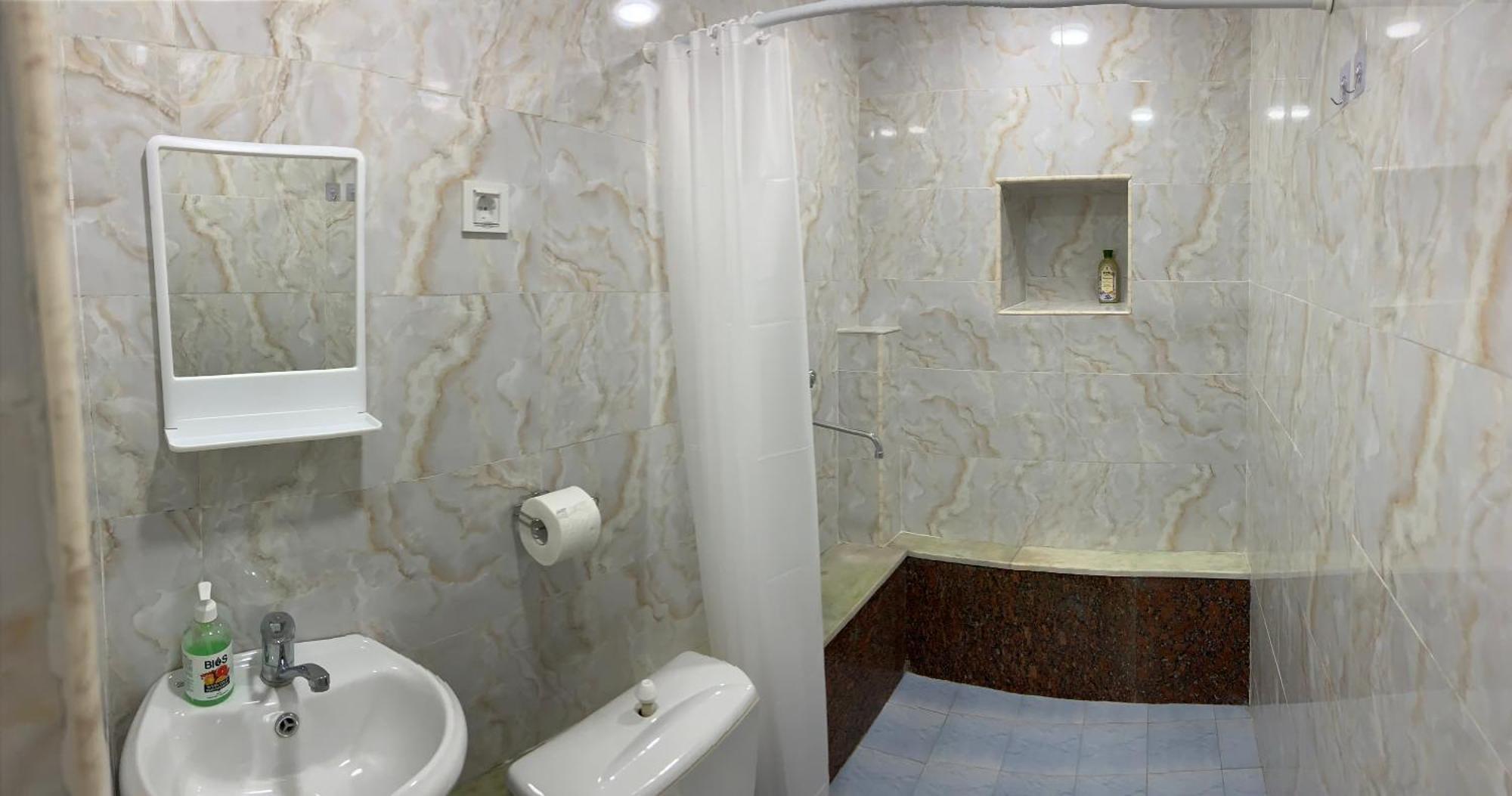 Guest House Lilia Yerevan Ngoại thất bức ảnh