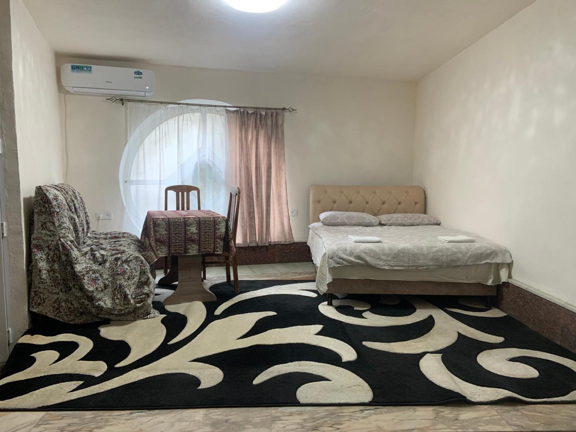Guest House Lilia Yerevan Ngoại thất bức ảnh