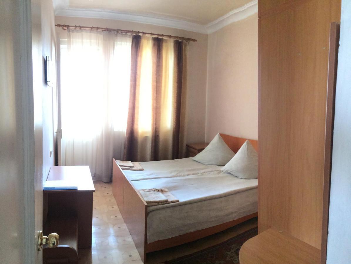 Guest House Lilia Yerevan Ngoại thất bức ảnh