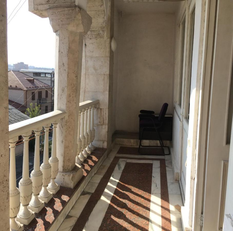 Guest House Lilia Yerevan Ngoại thất bức ảnh